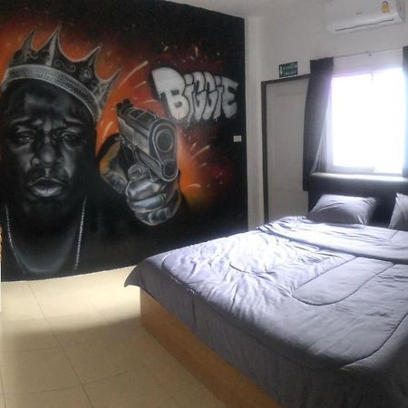 Bonkers Guesthouse Pattaya Exterior foto