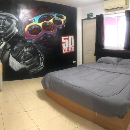 Bonkers Guesthouse Pattaya Exterior foto