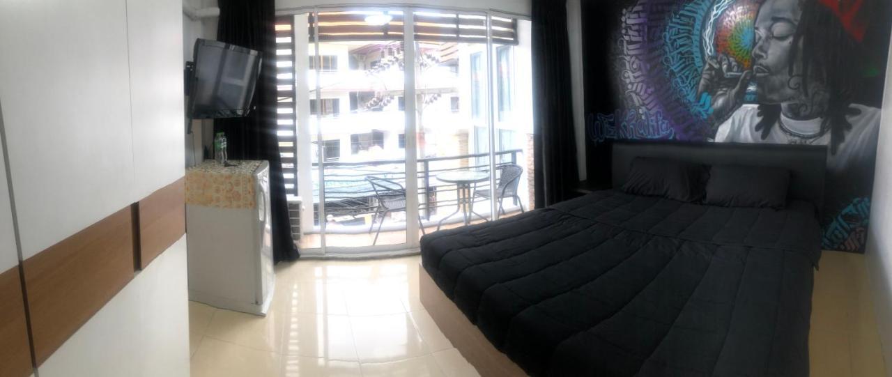 Bonkers Guesthouse Pattaya Exterior foto